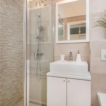 아파트 Rooms&apartments Zelux *