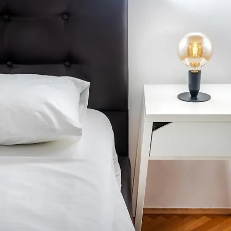 Rooms&apartments Zelux *