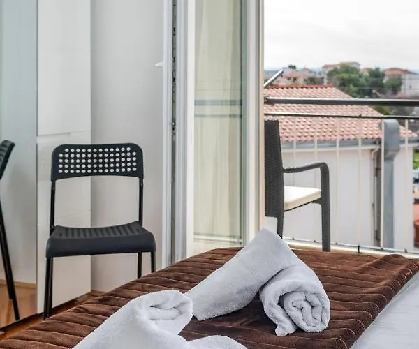 Rooms&apartments Zelux Apartment *