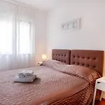 公寓 Rooms&apartments Zelux