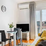 公寓 Rooms&apartments Zelux *
