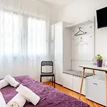 公寓 Rooms&apartments Zelux *