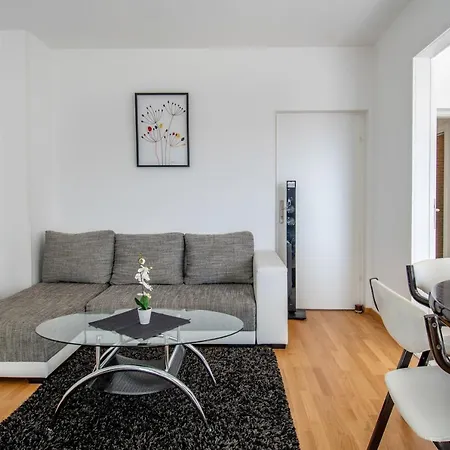 Apartment Rooms&apartments Zelux Split