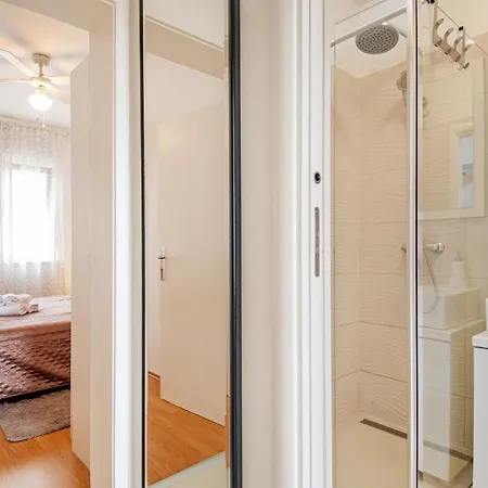 Rooms&apartments Zelux Апартаменти