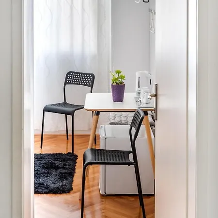 Апартаменти Rooms&apartments Zelux