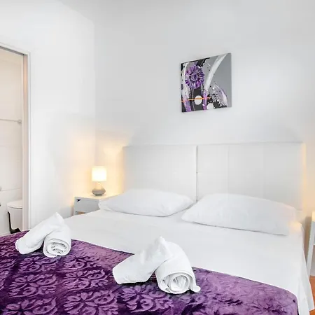 公寓 Rooms&apartments Zelux 斯普利特
