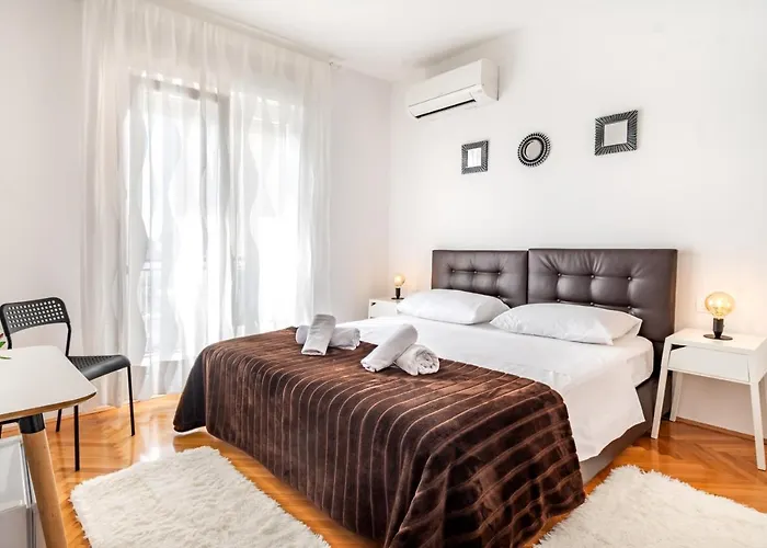 Apartment Rooms&apartments Zelux *