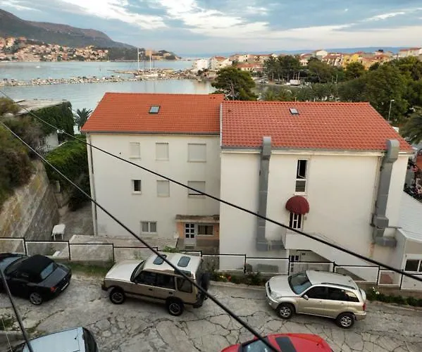 Rooms&apartments Zelux